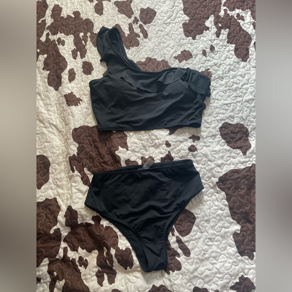 One shoulder bikini